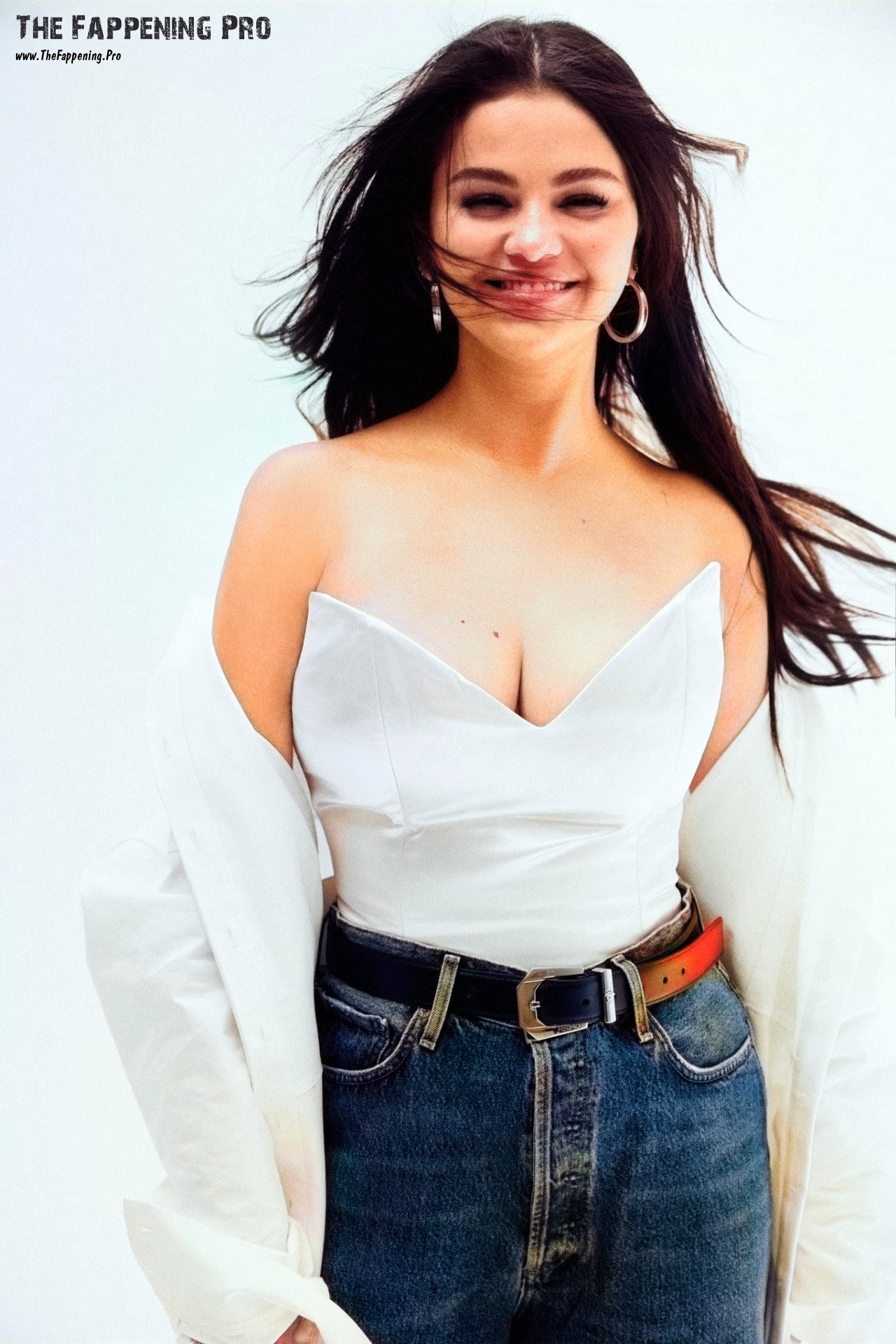 selena-gomez-cleavage-thefappening-cfd-2 Selena Gomez Boobs
