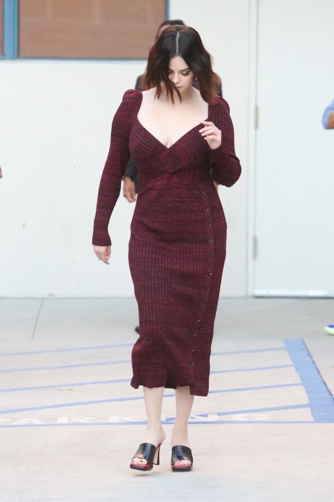 selena-gomez-cleavege-thefappening-cfd-8 Selena Gomez Deep Cleavage