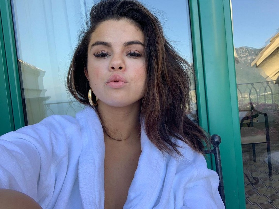 selena-gomez-got-a-new-tattoo-thefappening-cfd-3 Selena Gomez Selfie