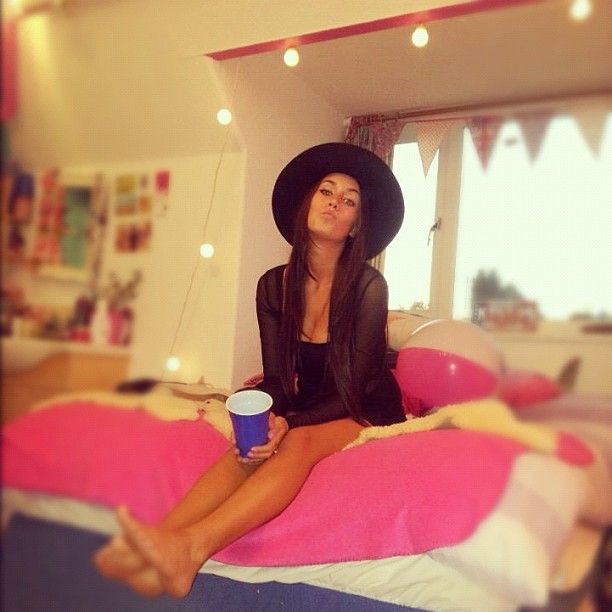 sexiest-and-hottest-photos-of-clelia-theodorou-that-you-havent-seen-before-thefappening-cfd-2 Clelia Theodorou Feet