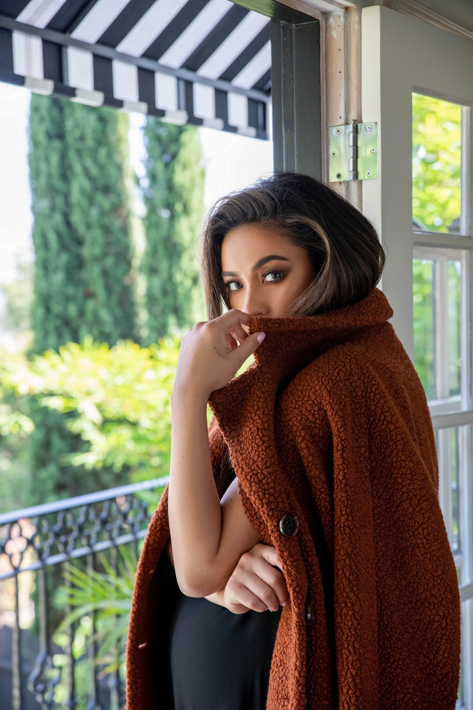 shay-mitchell-nude-sexy-24 shay mitchell nude sexy 24