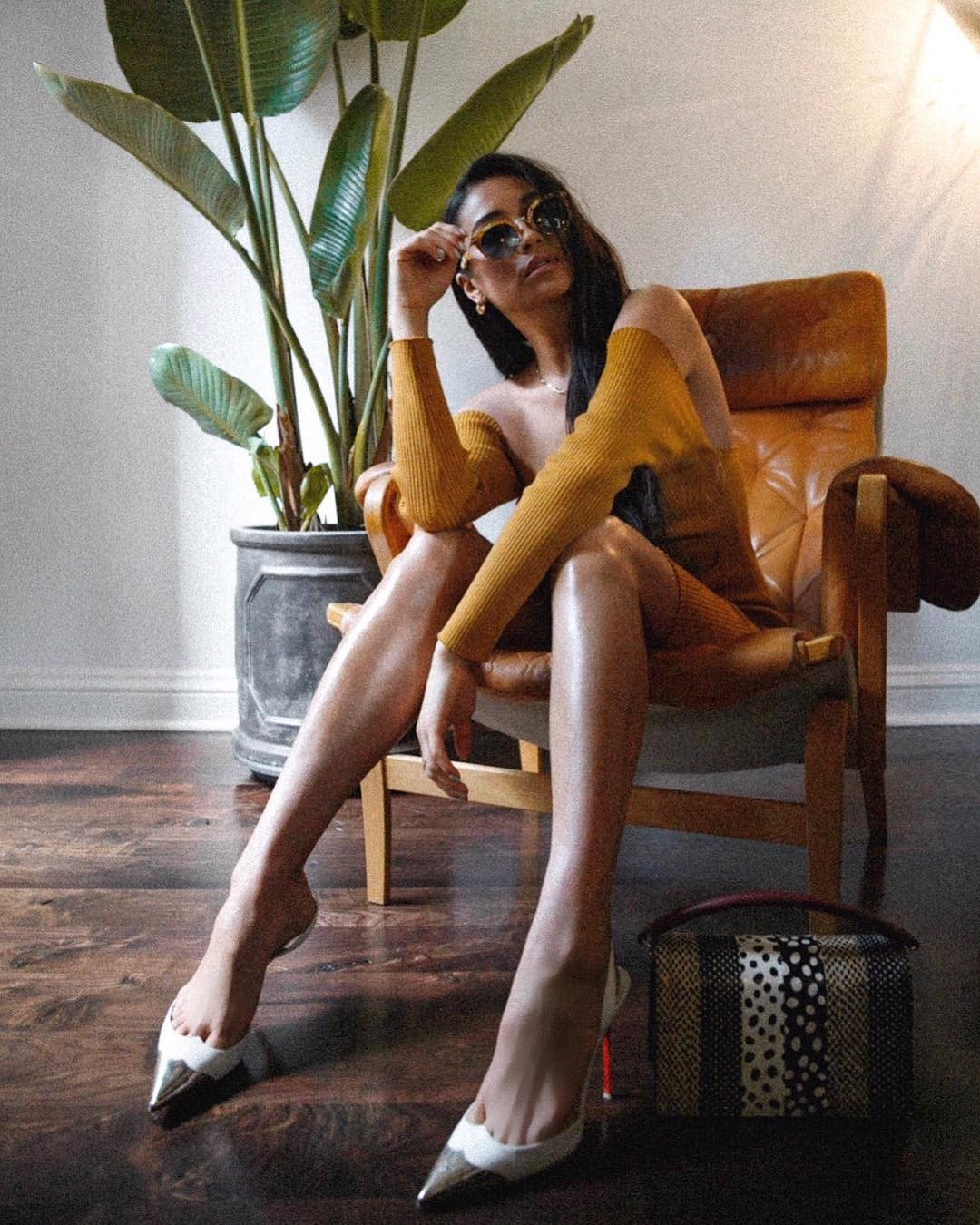 shay-mitchell-nude-sexy-32 Shay Mitchell Sexy Legs