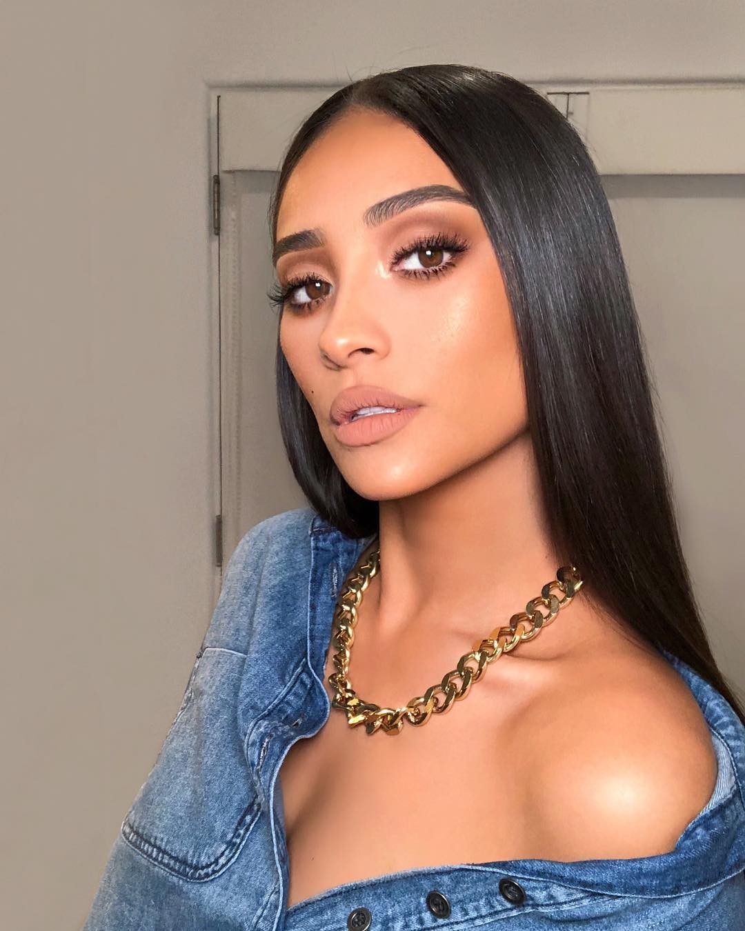 shay-mitchell-nude-sexy-36 Shay Mitchell Hot