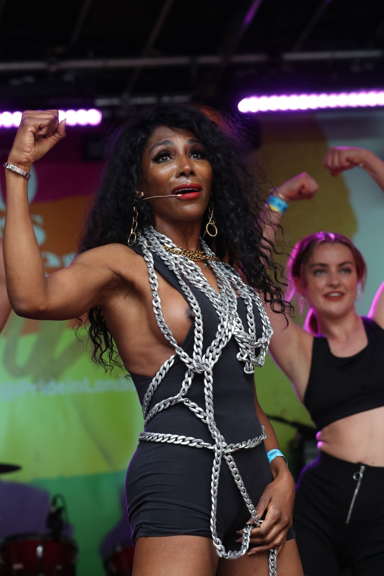 sinitta-topless-3 Sinitta Hard Nipples