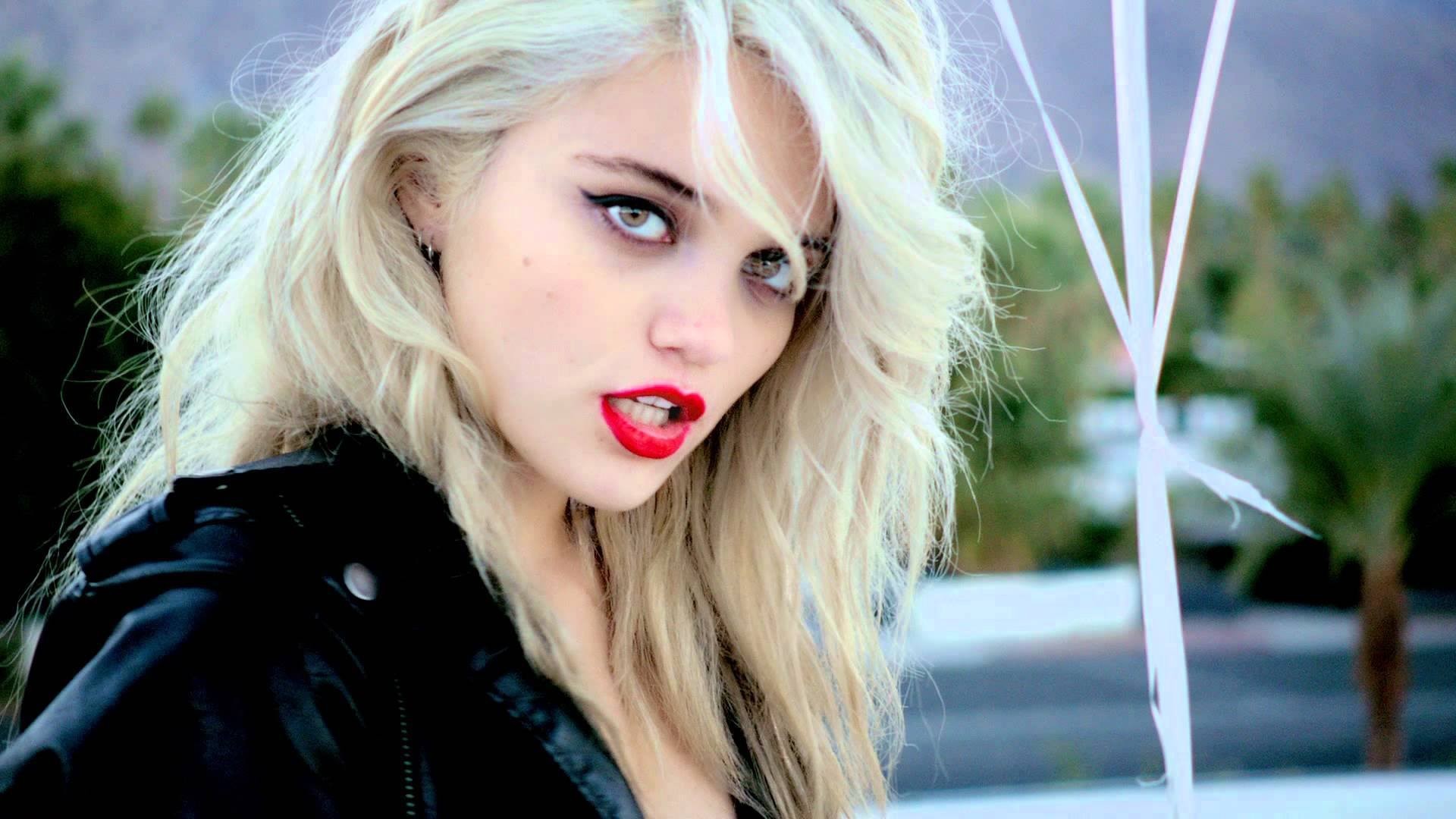 sky-ferreira-nude-sexy-30 Sky-Ferreira-Nude-Sexy-30