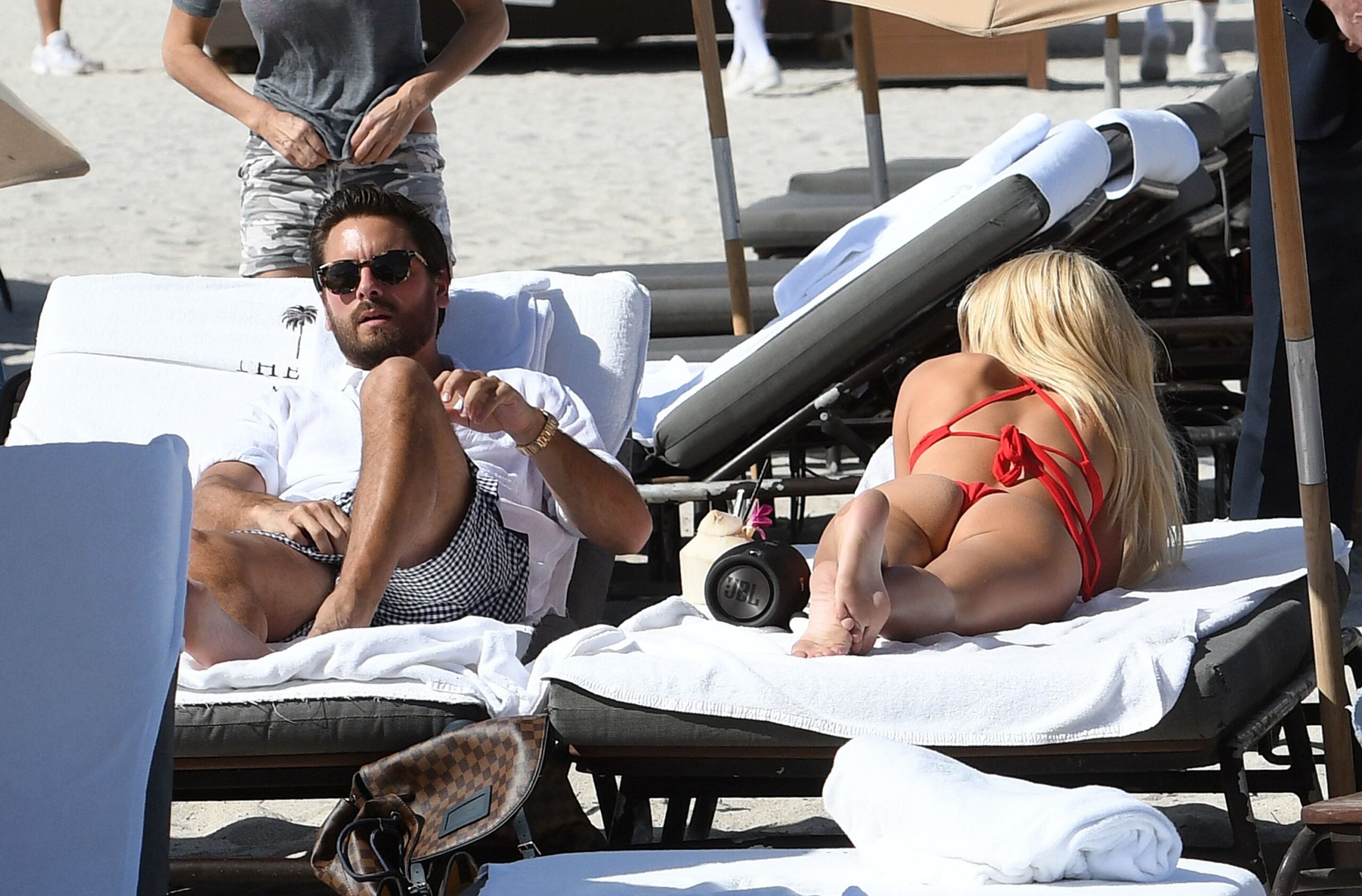 sofia-richie-cameltoe-bikini-35 sofia richie cameltoe bikini 35 scaled