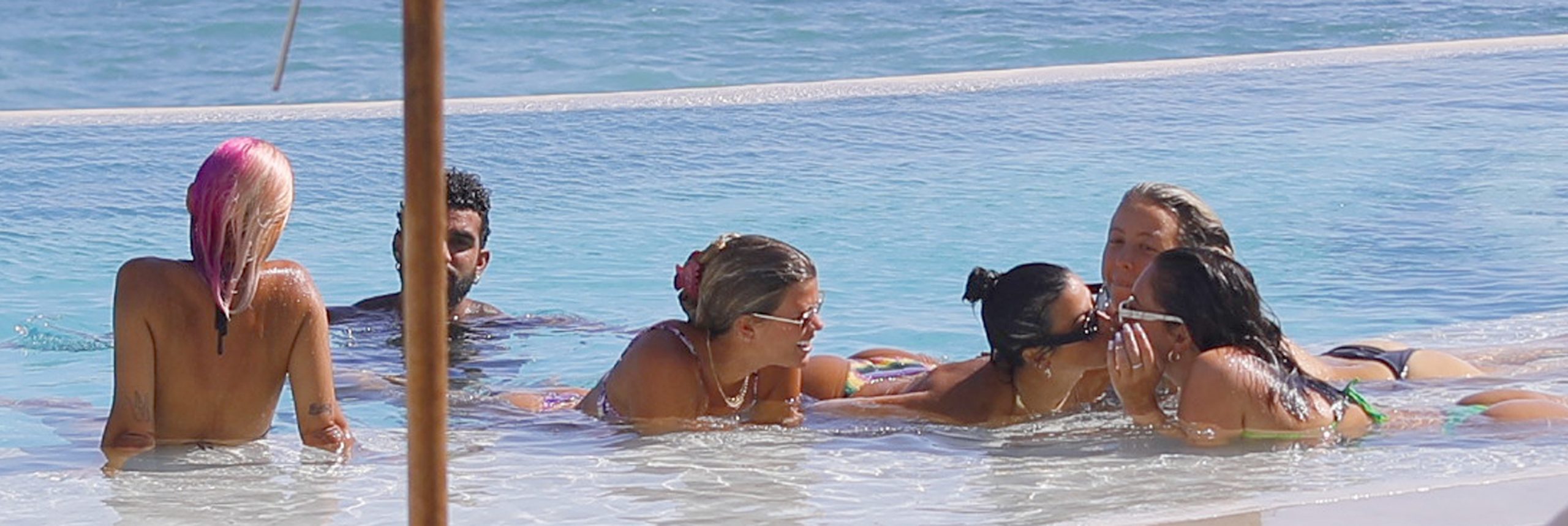 sofia-richie-cheerfully-celebrated-her-22nd-birthday-thefappening-cfd-11-scaled-1 sofia richie cheerfully celebrated her 22nd birthday thefappening cfd 11 scaled 1