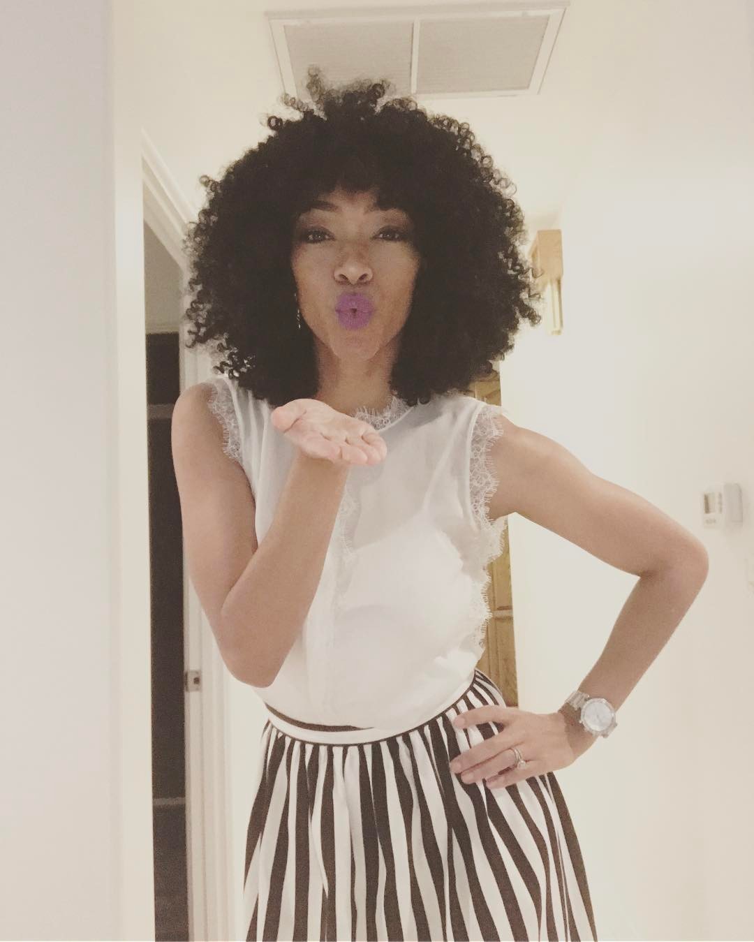 sonequa-martin-green-sexy-star-trek-13 sonequa martin green sexy star trek 13