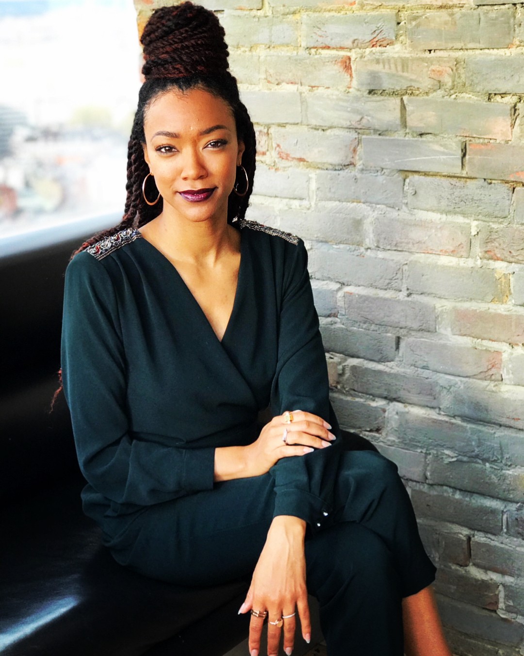sonequa-martin-green-sexy-star-trek-18 sonequa martin green sexy star trek 18