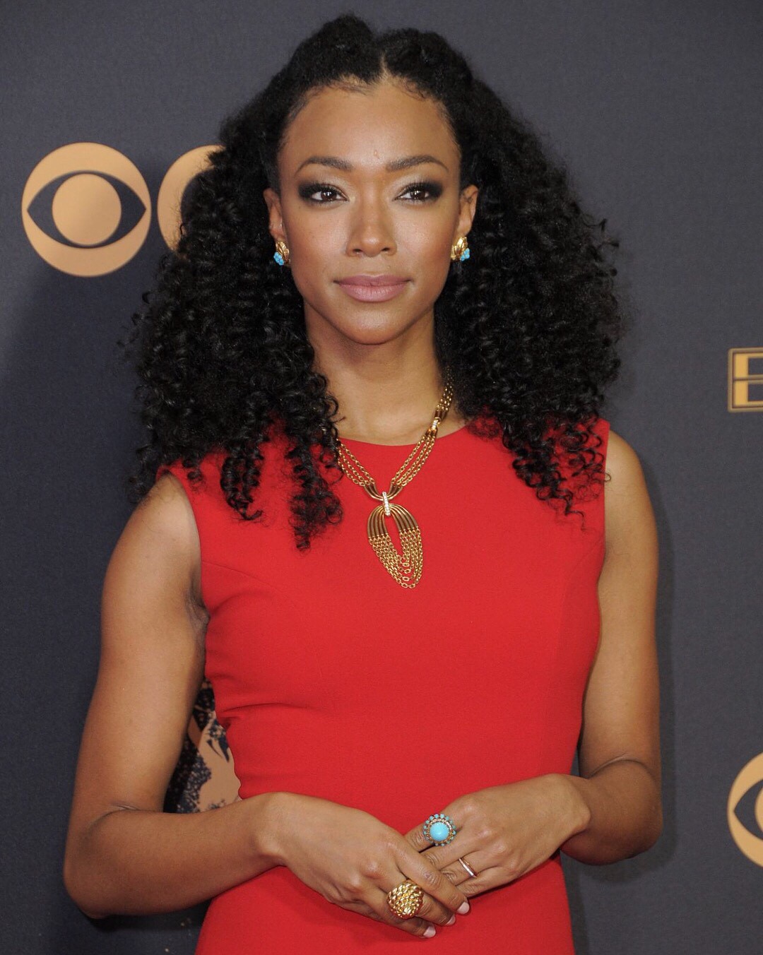 sonequa-martin-green-sexy-star-trek-19 sonequa martin green sexy star trek 19