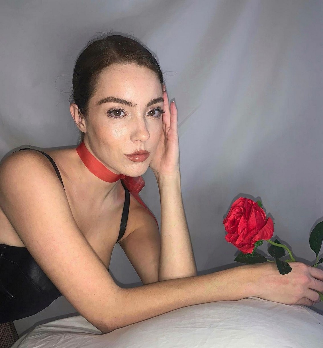 sophie-oneil-sexy-valentines-day-thefappening-cfd-6 Sophie O'Neil Tits