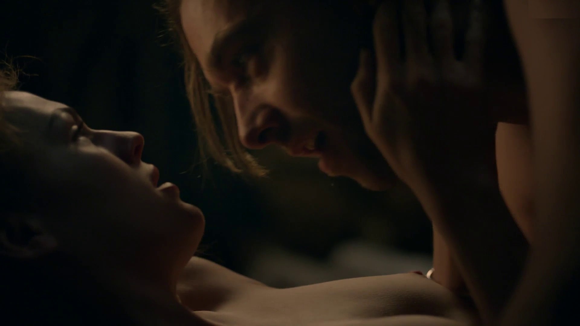 sophie-skelton-nude-sexy-11 sophie skelton nude sexy 11