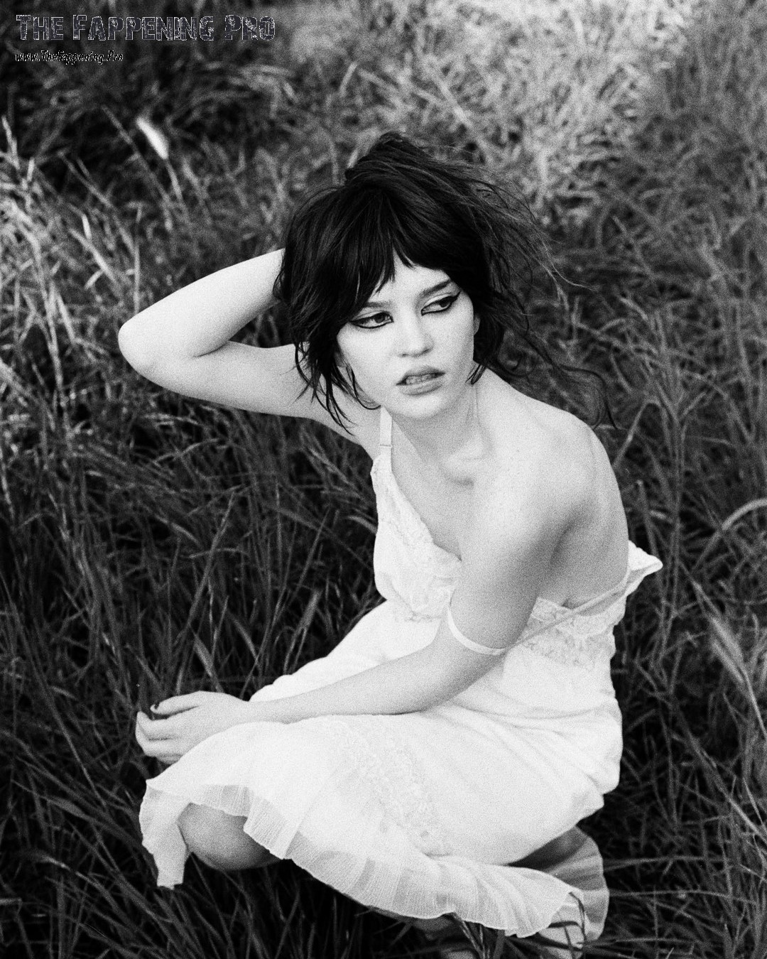 sophie-thatcher-nudity-thefappening-cfd-5 Sophie Thatcher Hot