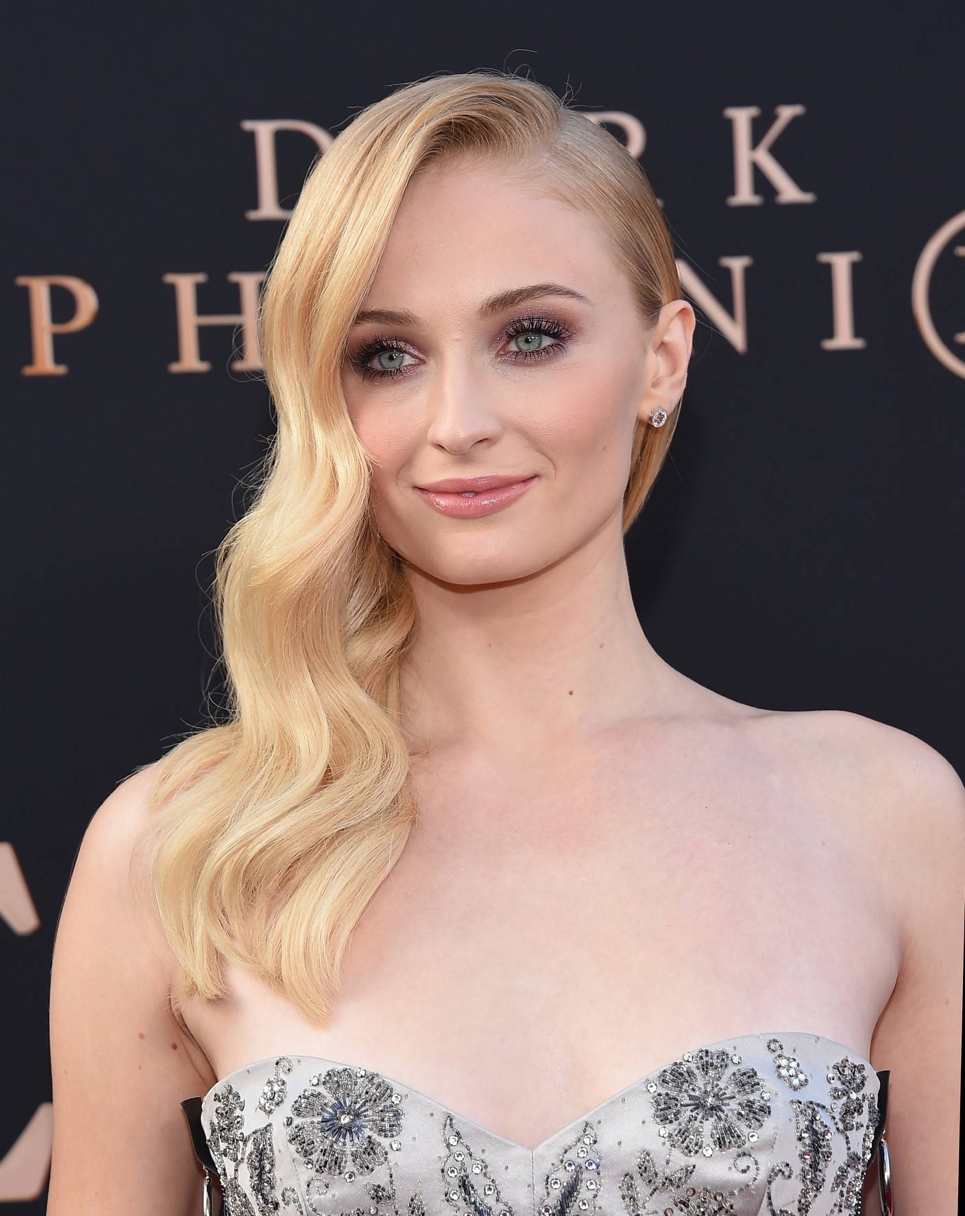 sophie-turner-dark-phoenix-premiere-4 sophie turner dark phoenix premiere 4