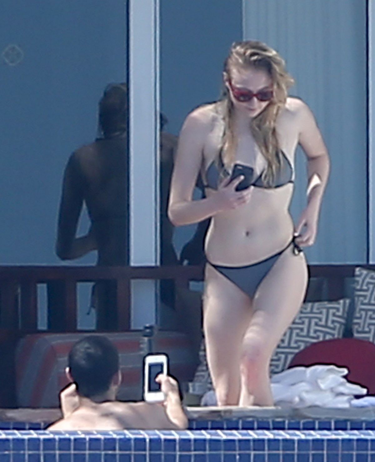 sophie-turner-exposed-paparazzi-photos-20 sophie turner exposed paparazzi photos 20
