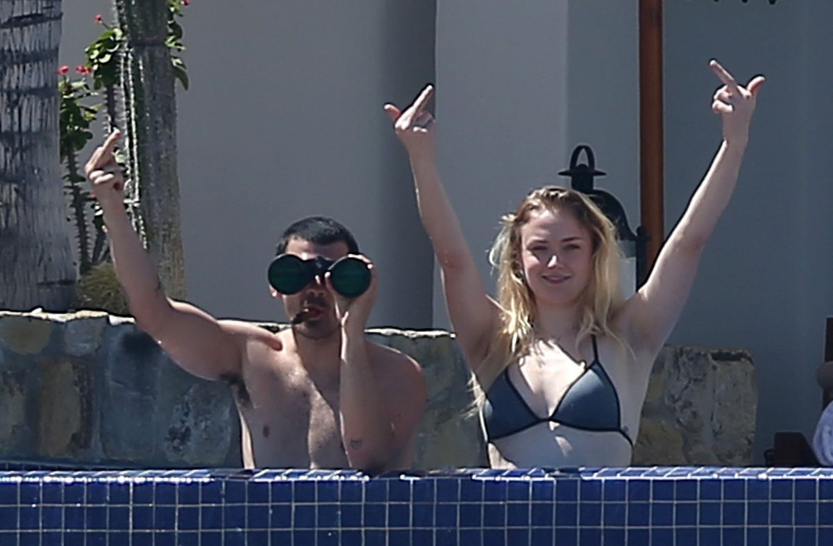 sophie-turner-exposed-paparazzi-photos-26 Sophie Turner Exposed Paparazzi Photos 2