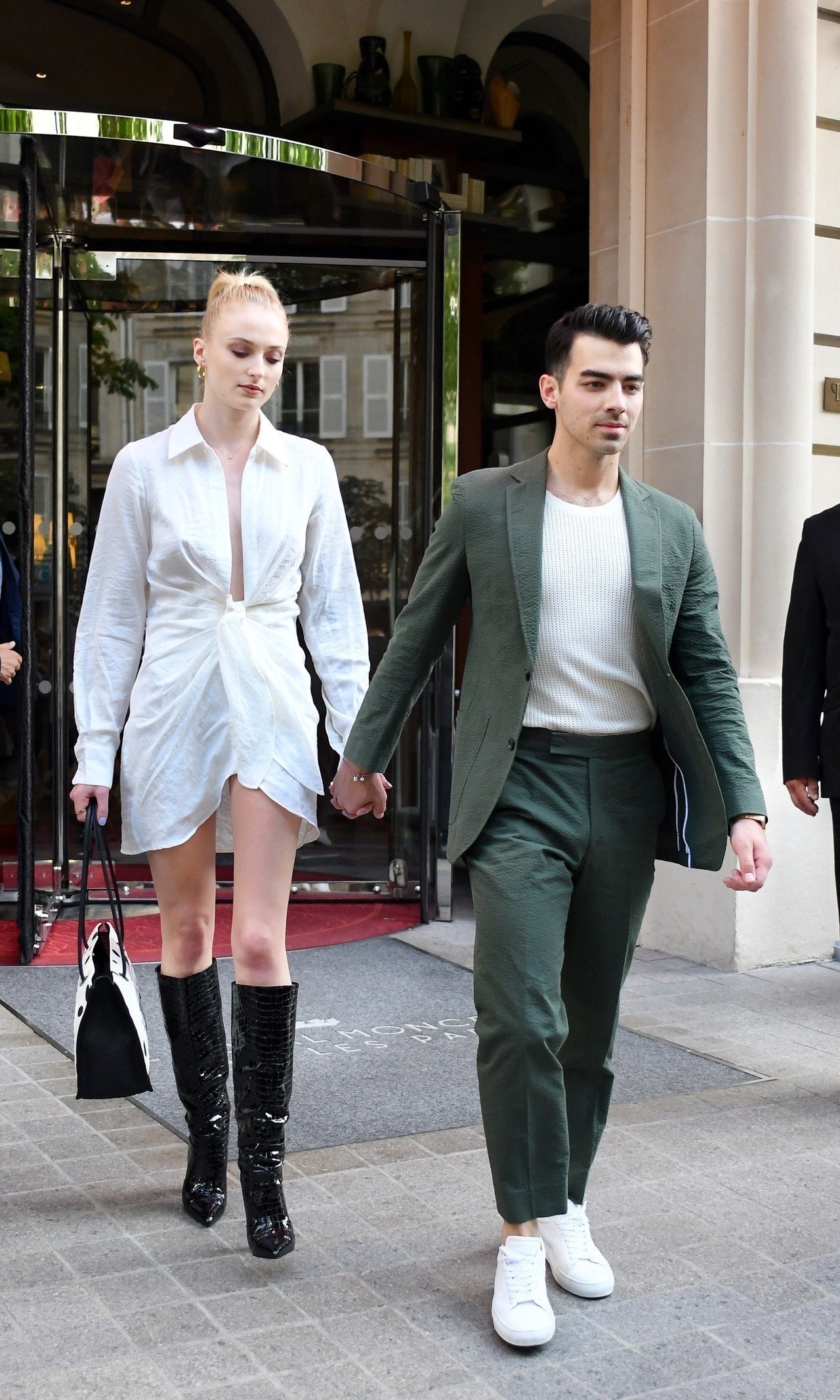 sophie-turner-sexy-in-paris-2 sophie turner sexy in paris 2