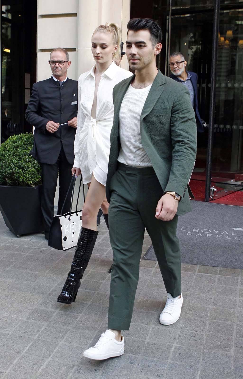 sophie-turner-sexy-in-paris-3 sophie turner sexy in paris 3