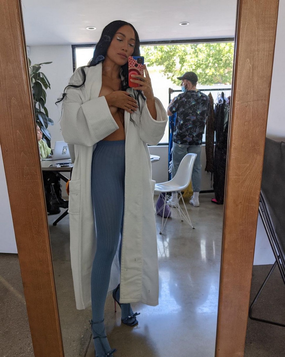 stephanie-sheppard-asian-beauty-on-selfie-thefappening-cfd-12 Stephanie Sheppard Hot Selfie
