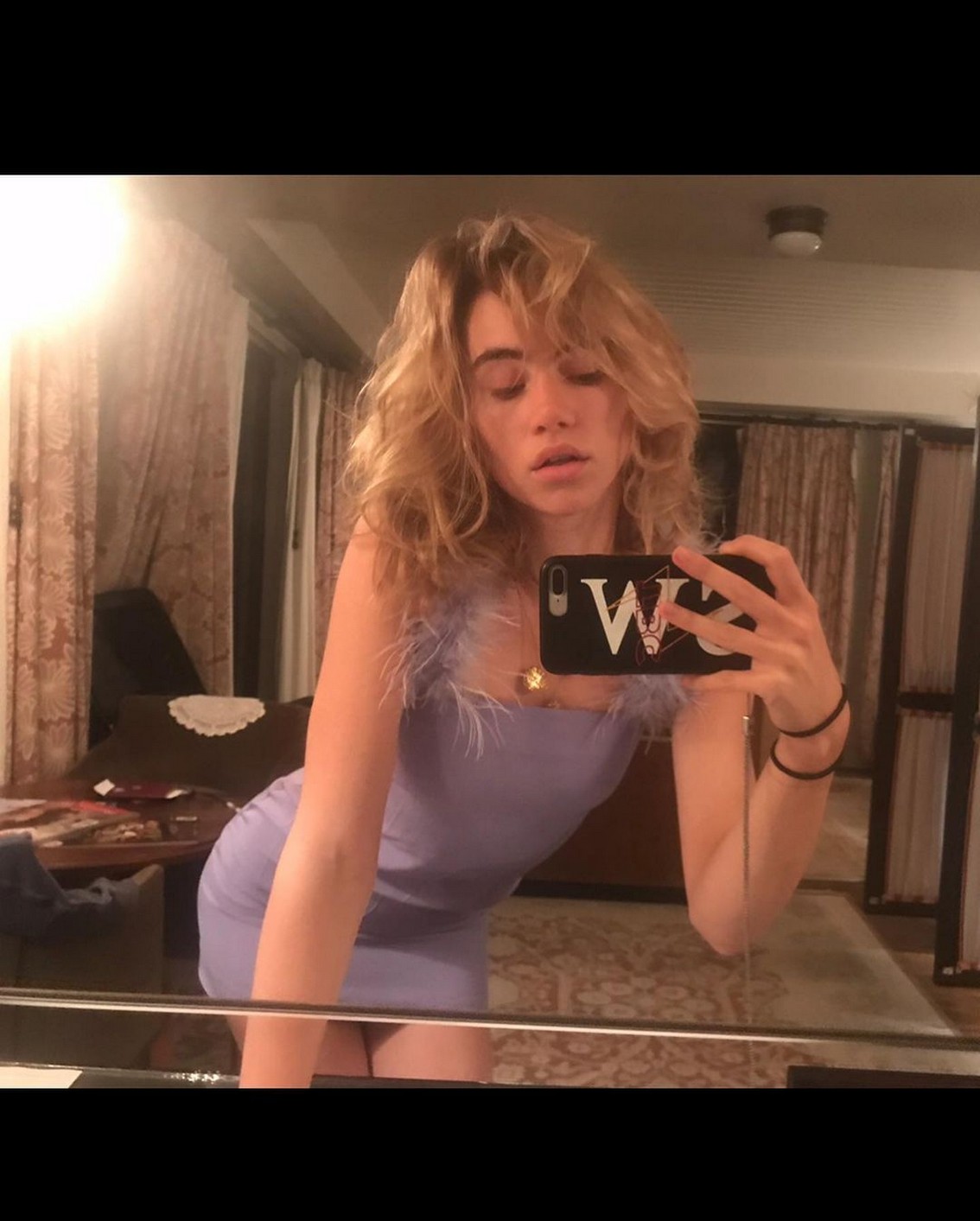 suki-waterhouse-sexy-thefappening-pro-18 Suki Waterhouse Leaked Selfie