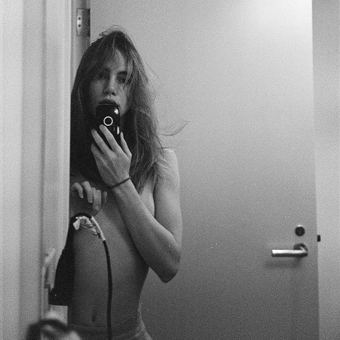 suki-waterhouse-sexy-thefappening-pro-25 Suki Waterhouse Nudes