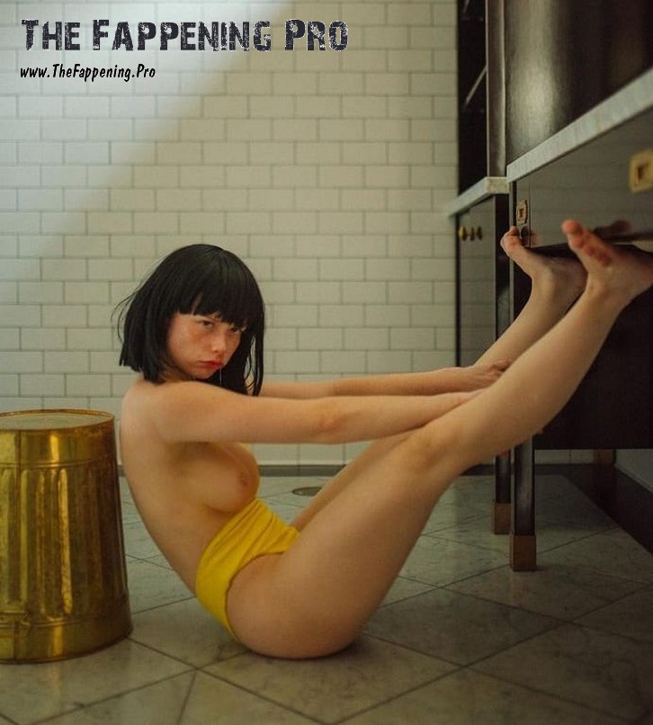 suzanna-son-nude-thefappening-cfd-2 Suzanna Son Barefoot Nudes