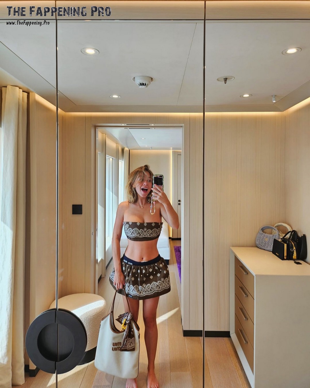 sydney-sweeney-hot-selfie-thefappening-cfd-7 sydney sweeney hot selfie thefappening cfd 7
