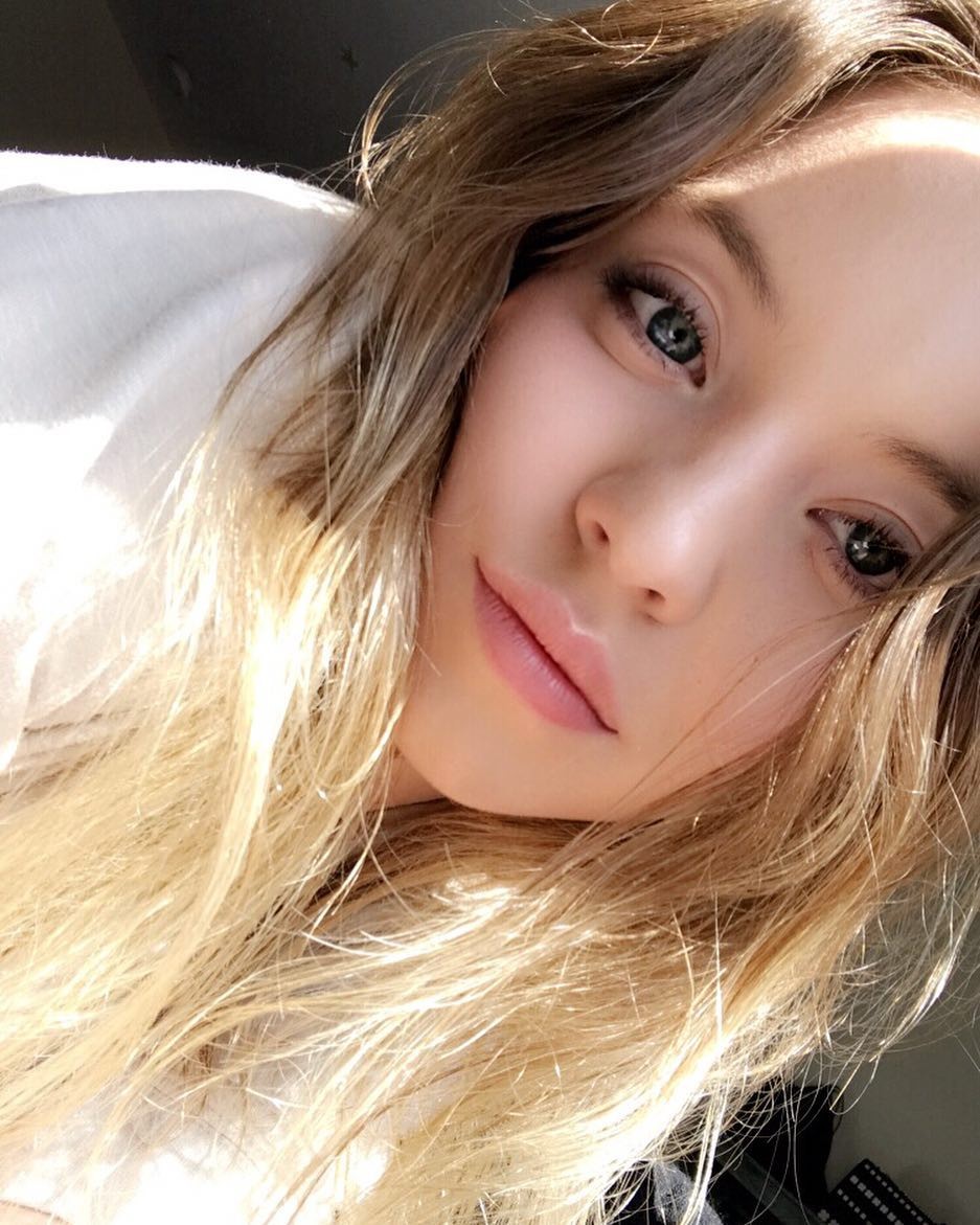 sydney-sweeney-topless-sexy-17 sydney sweeney topless sexy 17