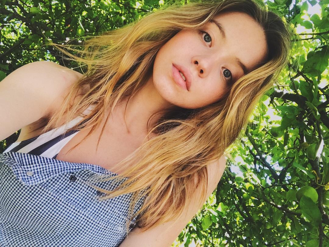 sydney-sweeney-topless-sexy-5 sydney sweeney topless sexy 5