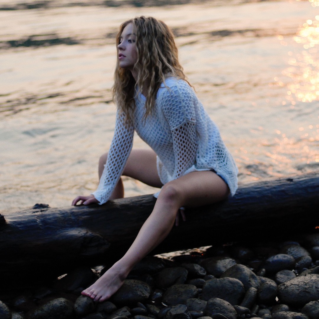 sydney-sweeney-topless-sexy-6 sydney sweeney topless sexy 6