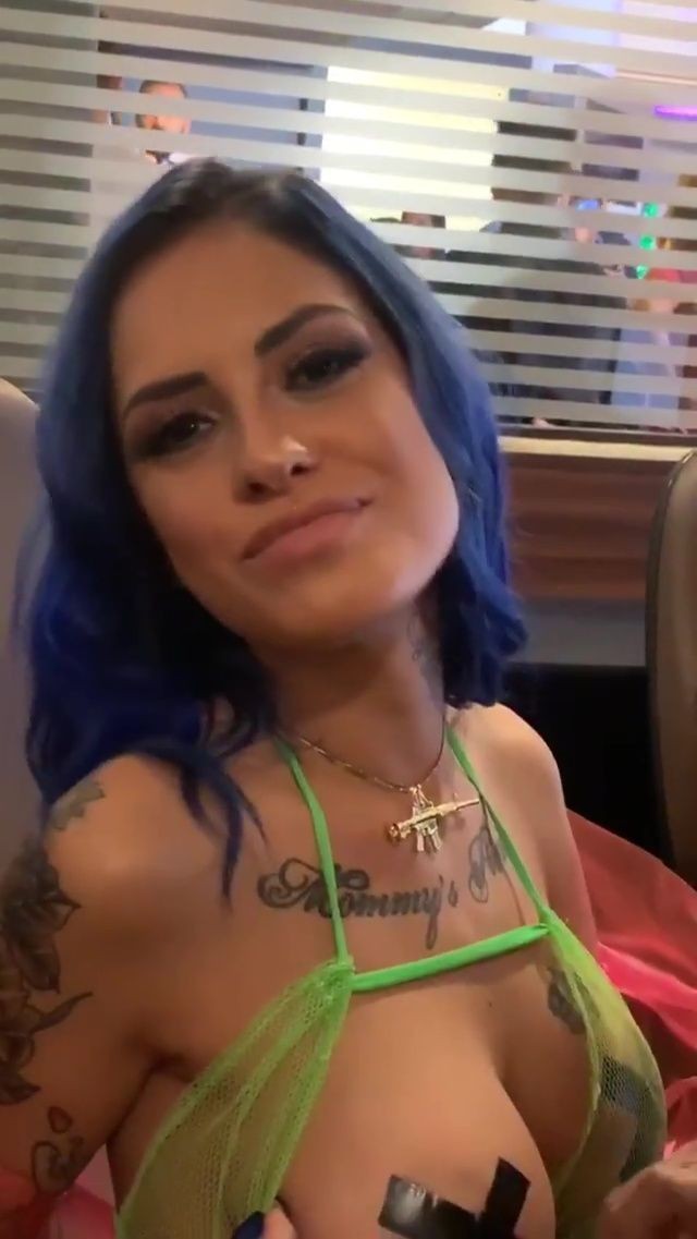 tati-zaqui-nude-topless-11 tati zaqui nude topless 11