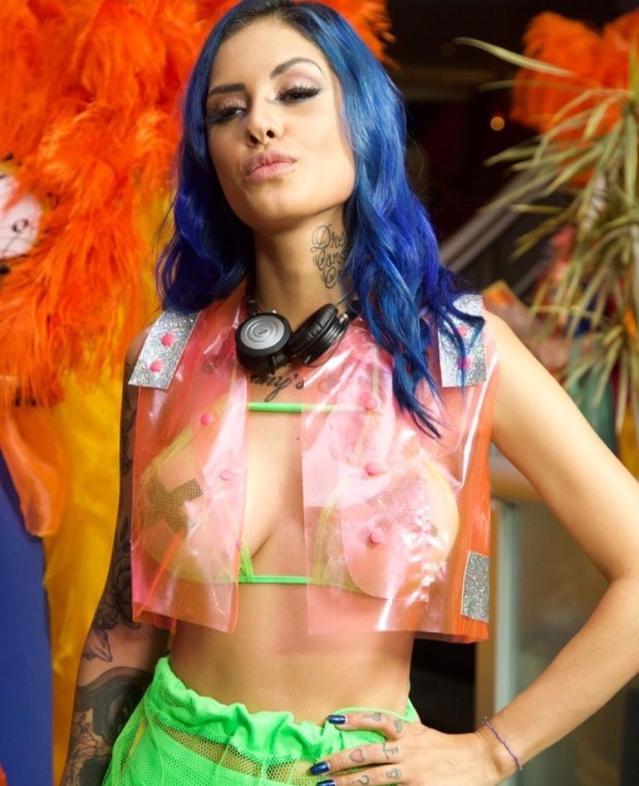 tati-zaqui-nude-topless-2 tati zaqui nude topless 2