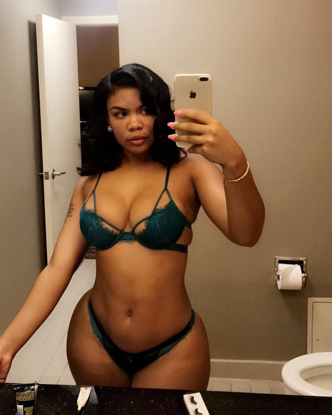 taylor-hing-nude-sexy-the-fappening-pro-8 taylor hing nude sexy the fappening pro 8