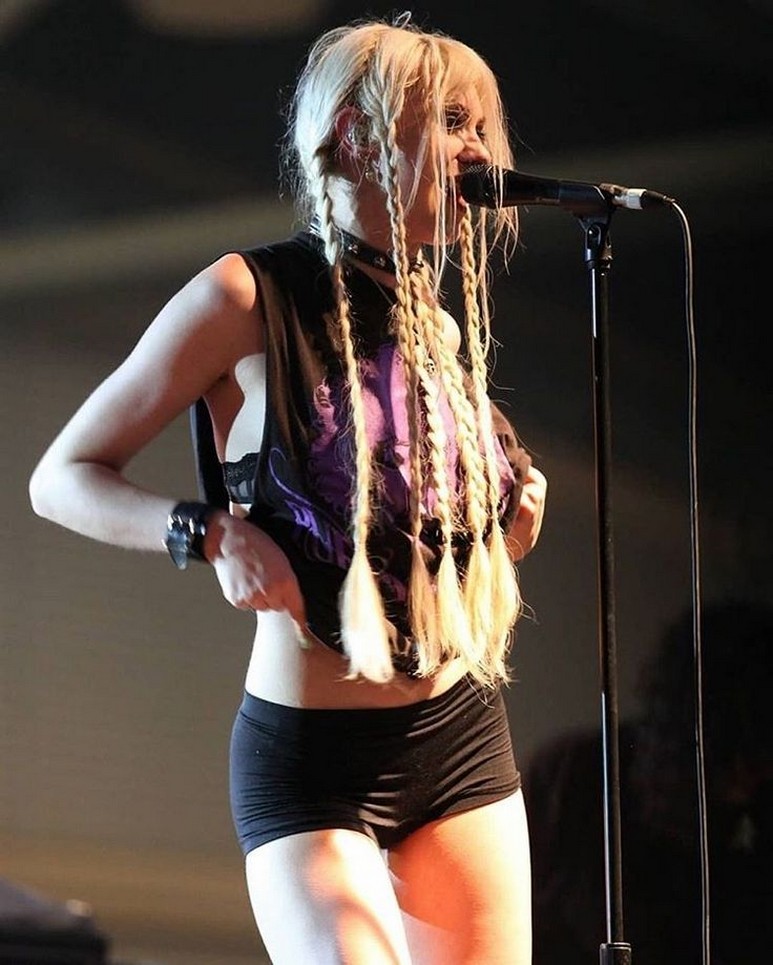 taylor-momsen-amazingly-sexy-on-stage-thefappening-cfd-3 taylor momsen amazingly sexy on stage thefappening cfd 3
