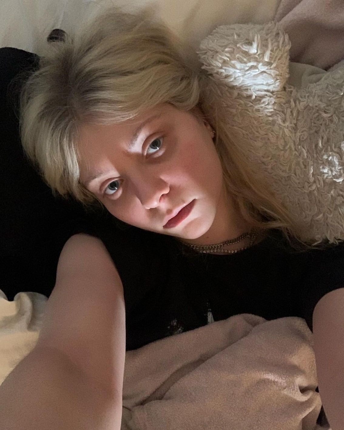 taylor-momsen-hot-on-selfie-thefappening-cfd-11 Taylor Momsen Leaked Selfie