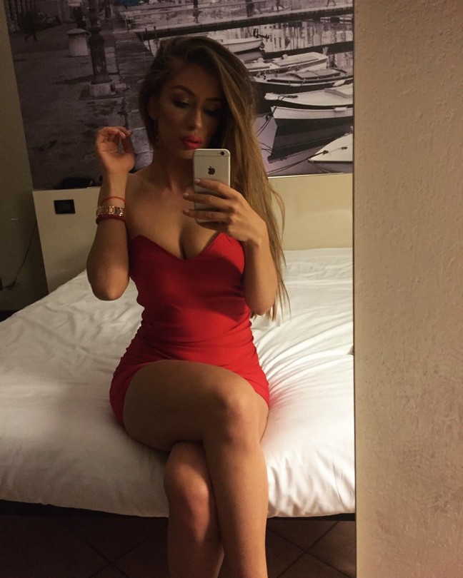 tea-tairovic-hot-on-selfie-thefappening-cfd-5 Tea Tairovic Leaked Selfie
