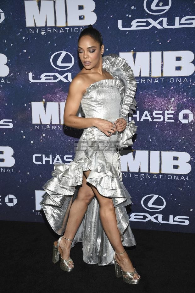 tessa thompson sexy mib 28