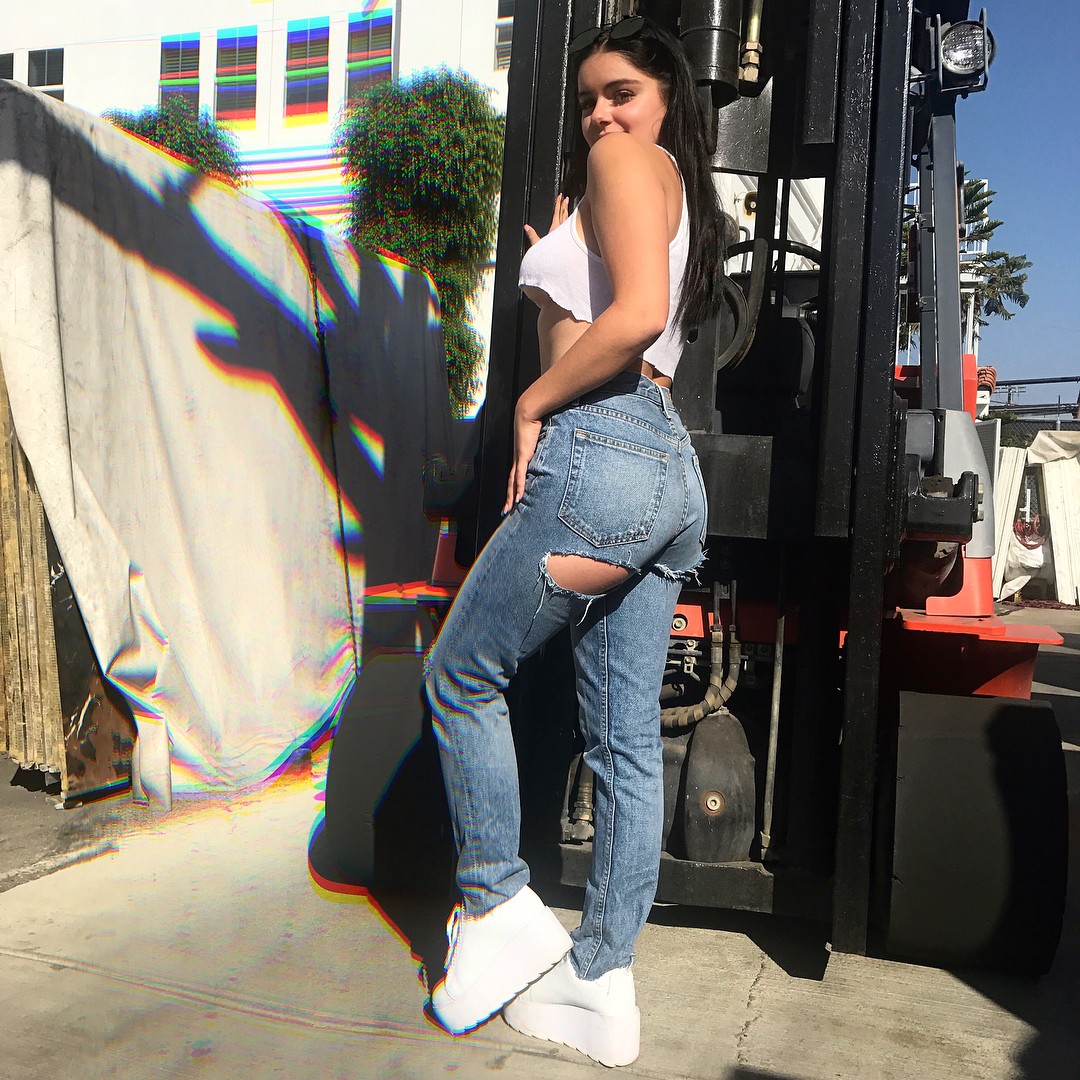 Ariel Winter Sexy