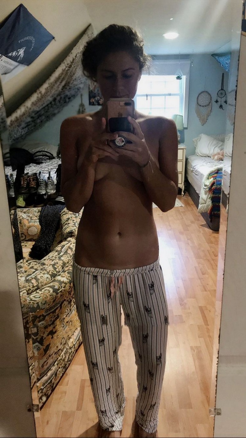 three-time-olympian-elizabeth-beisel-nude-selfie-thefappening-cfd_-1 Three-time Olympian Elizabeth Beisel Nude Selfie