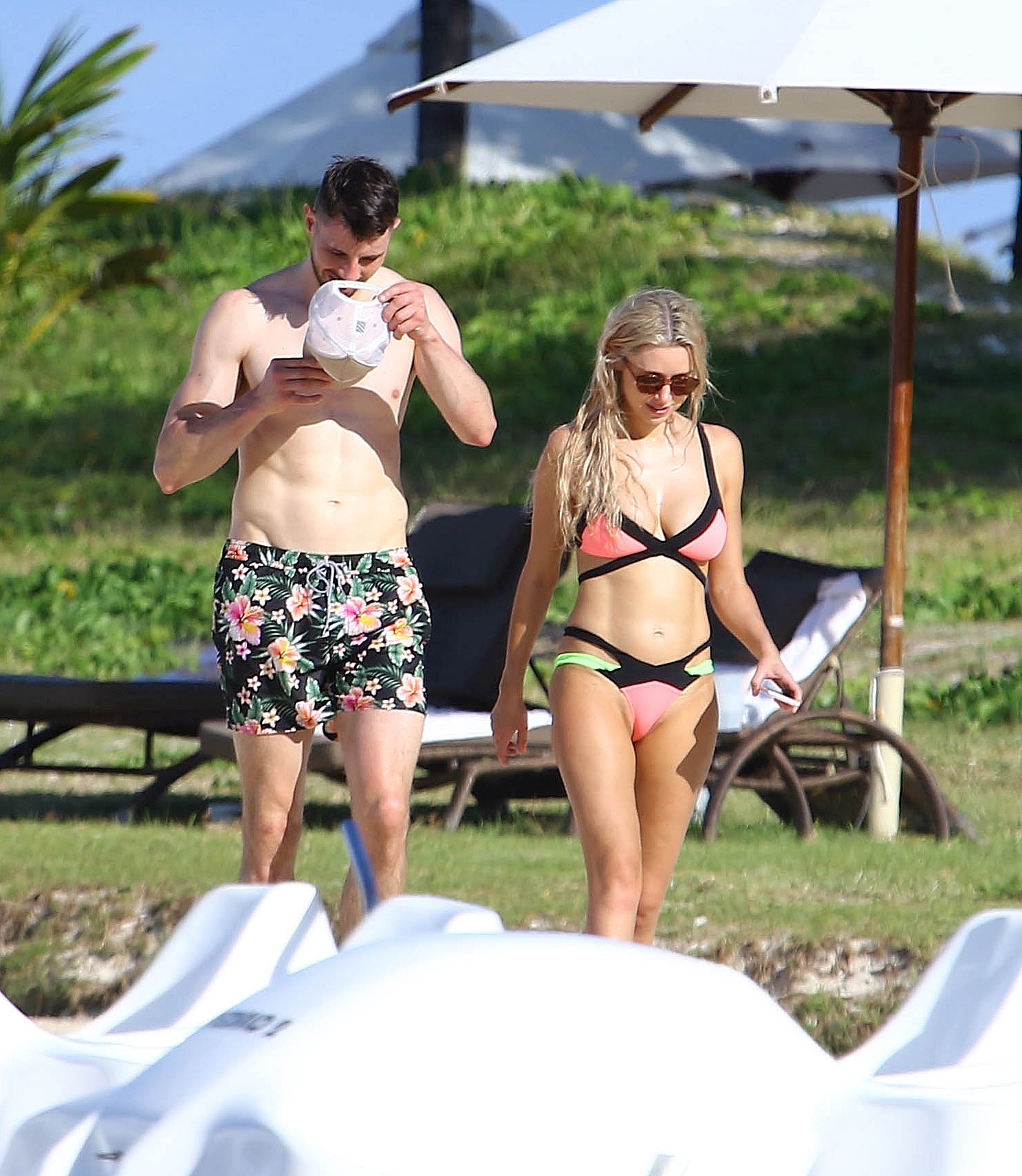 una-healy-sexy-bikini-12 una healy sexy bikini 12