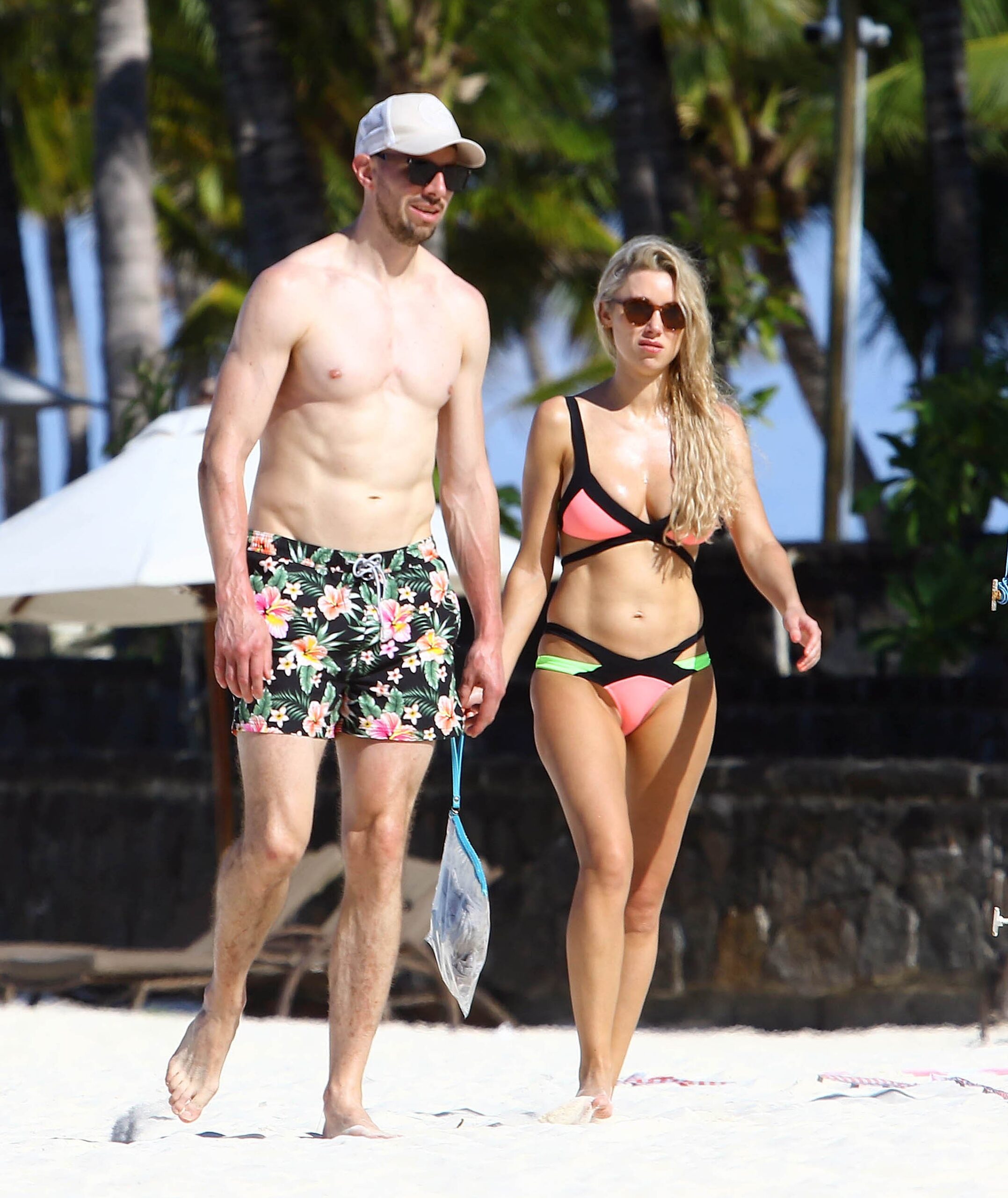 una-healy-sexy-bikini-19 una healy sexy bikini 19 scaled