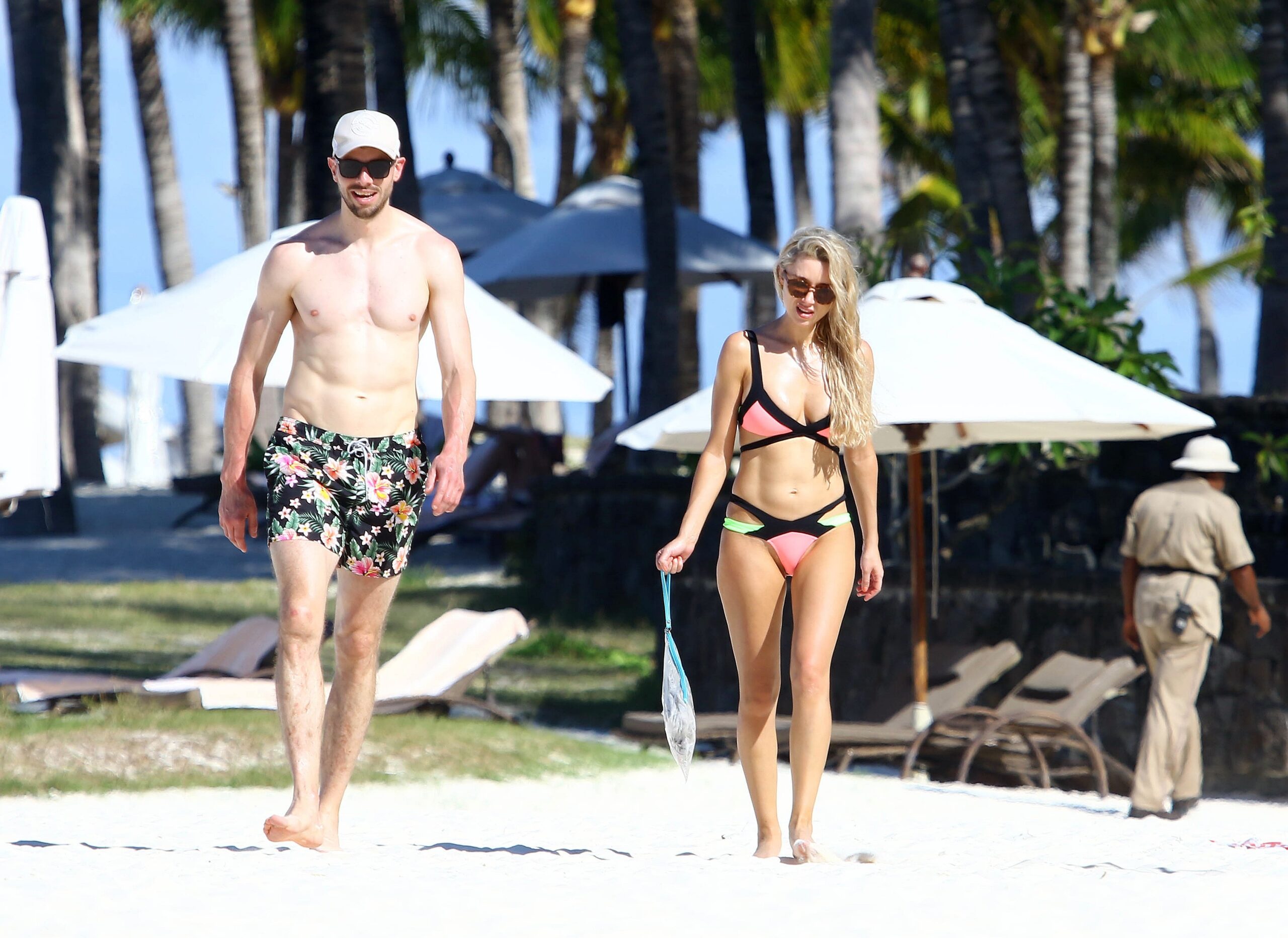 una-healy-sexy-bikini-26 una healy sexy bikini 26 scaled