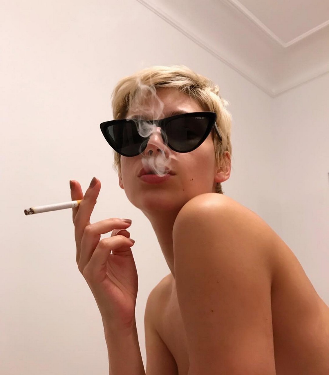 ursula-corbero-cute-on-selfie-thefappening-cfd-2 Ursula Corbero Leaked Selfie