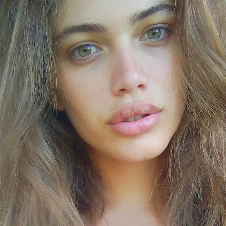 valentina-sampaio-so-cute-in-a-selfie-that-you-wont-guess-she-was-a-man-thefappening-cfd-3 Valentina Sampaio Selfie