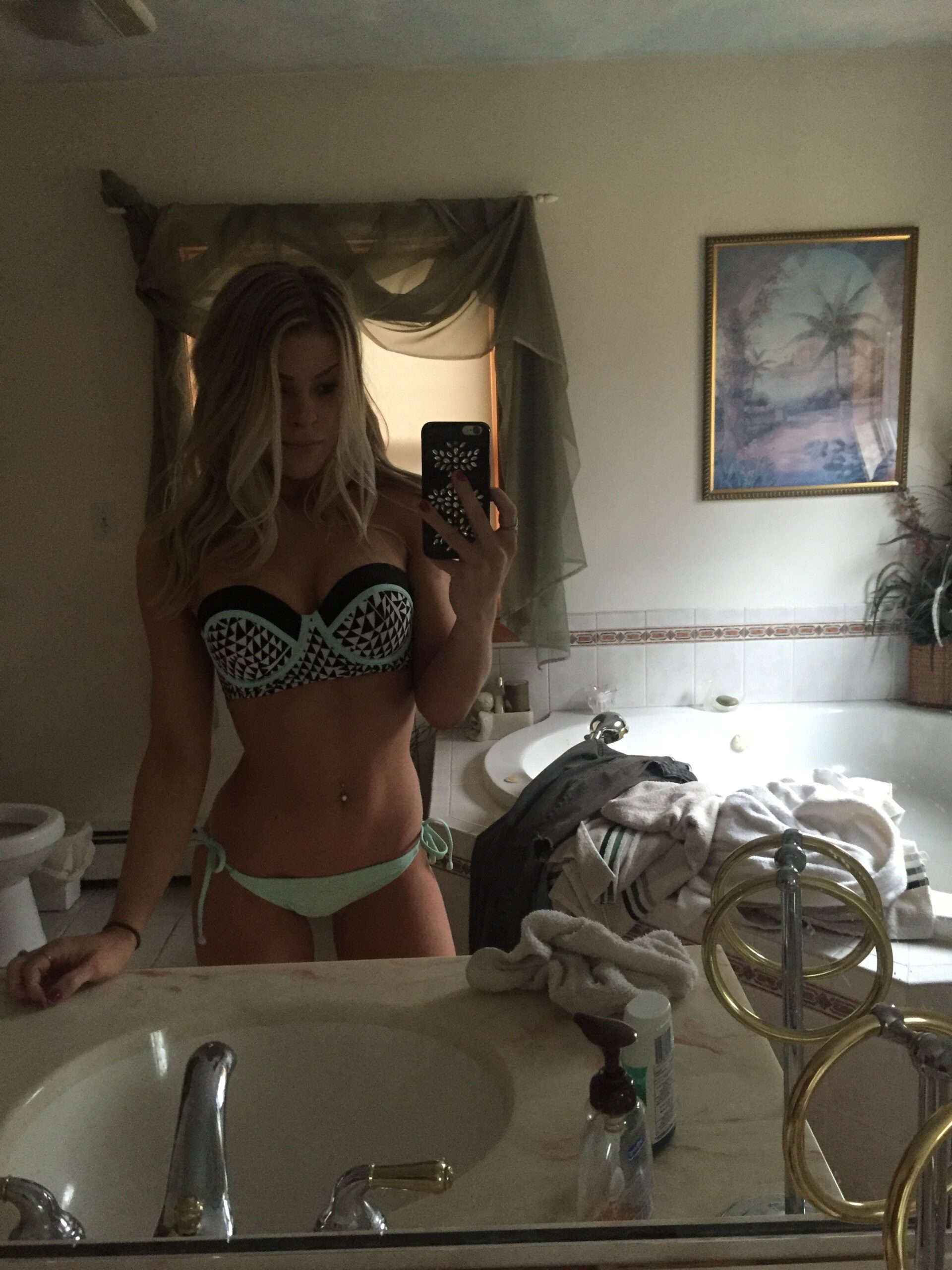 valerie-pac-2-leaked-fappening-2 valerie pac 2 leaked fappening 2 scaled