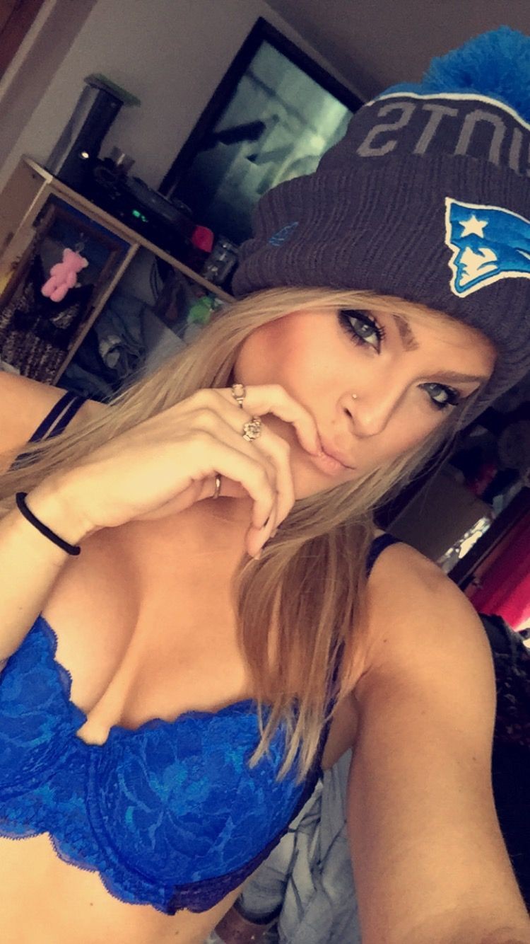 valerie-pac-28-leaked-fappening-2 valerie pac 28 leaked fappening 2