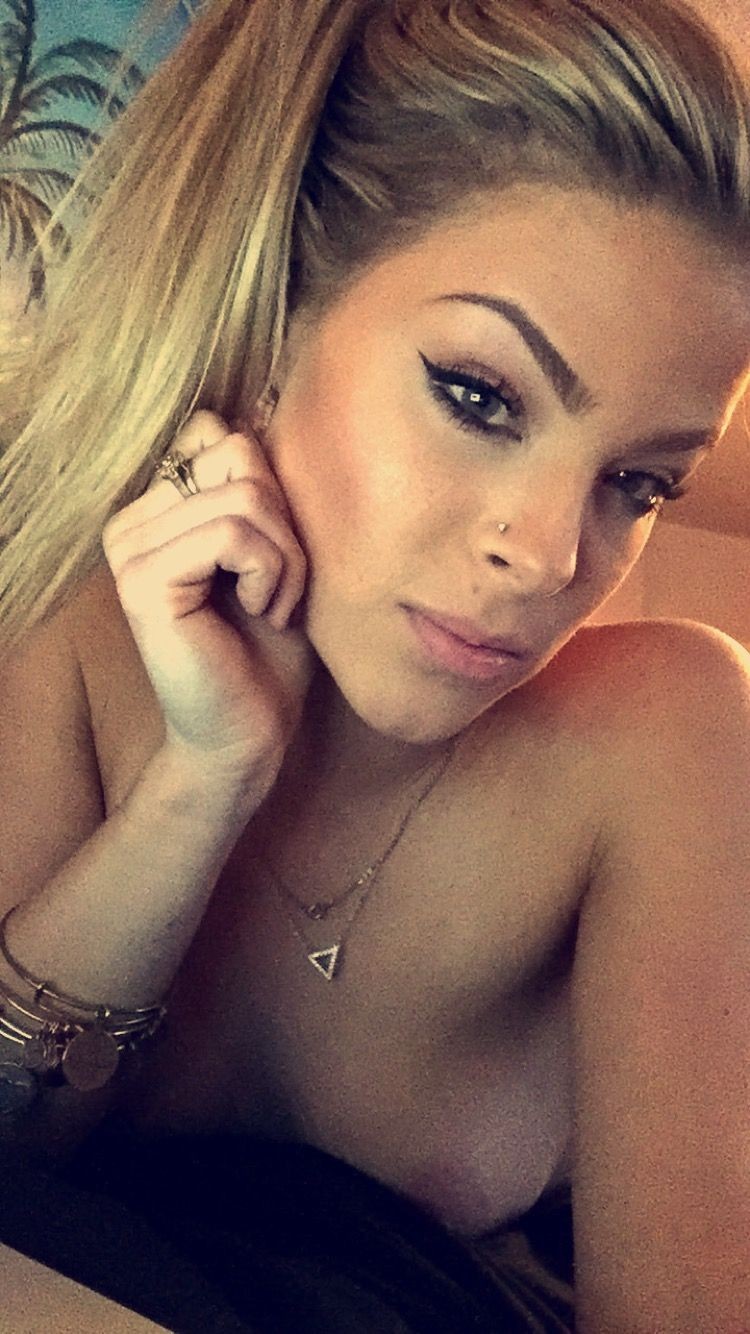 valerie-pac-35-leaked-fappening-2 valerie pac 35 leaked fappening 2