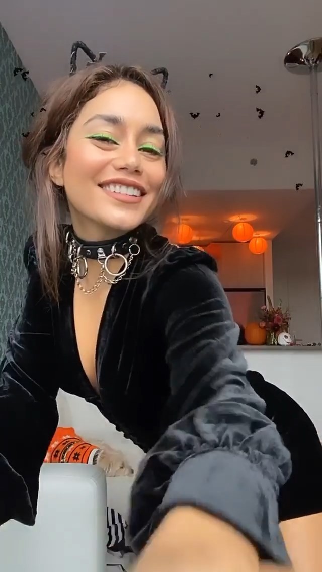 vanessa-hudgens-sexy-halloween-2020-thefappeningpro-12 vanessa hudgens sexy halloween 2020 thefappeningpro 12
