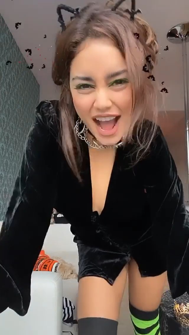 vanessa-hudgens-sexy-halloween-2020-thefappeningpro-2 Vanessa Hudgens Sexy
