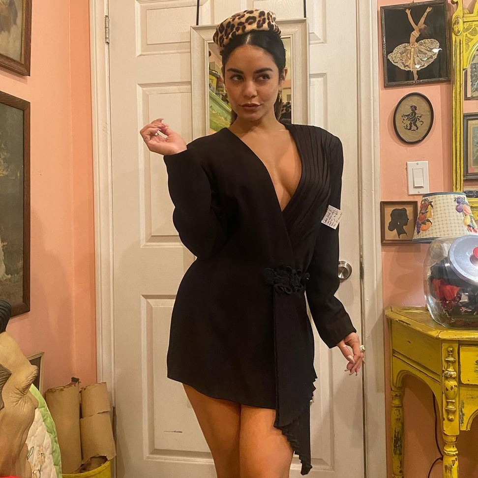 vanessa-hudgens-sexy-thefappening-cfd-13 Vanessa Hudgens Deep Cleavage